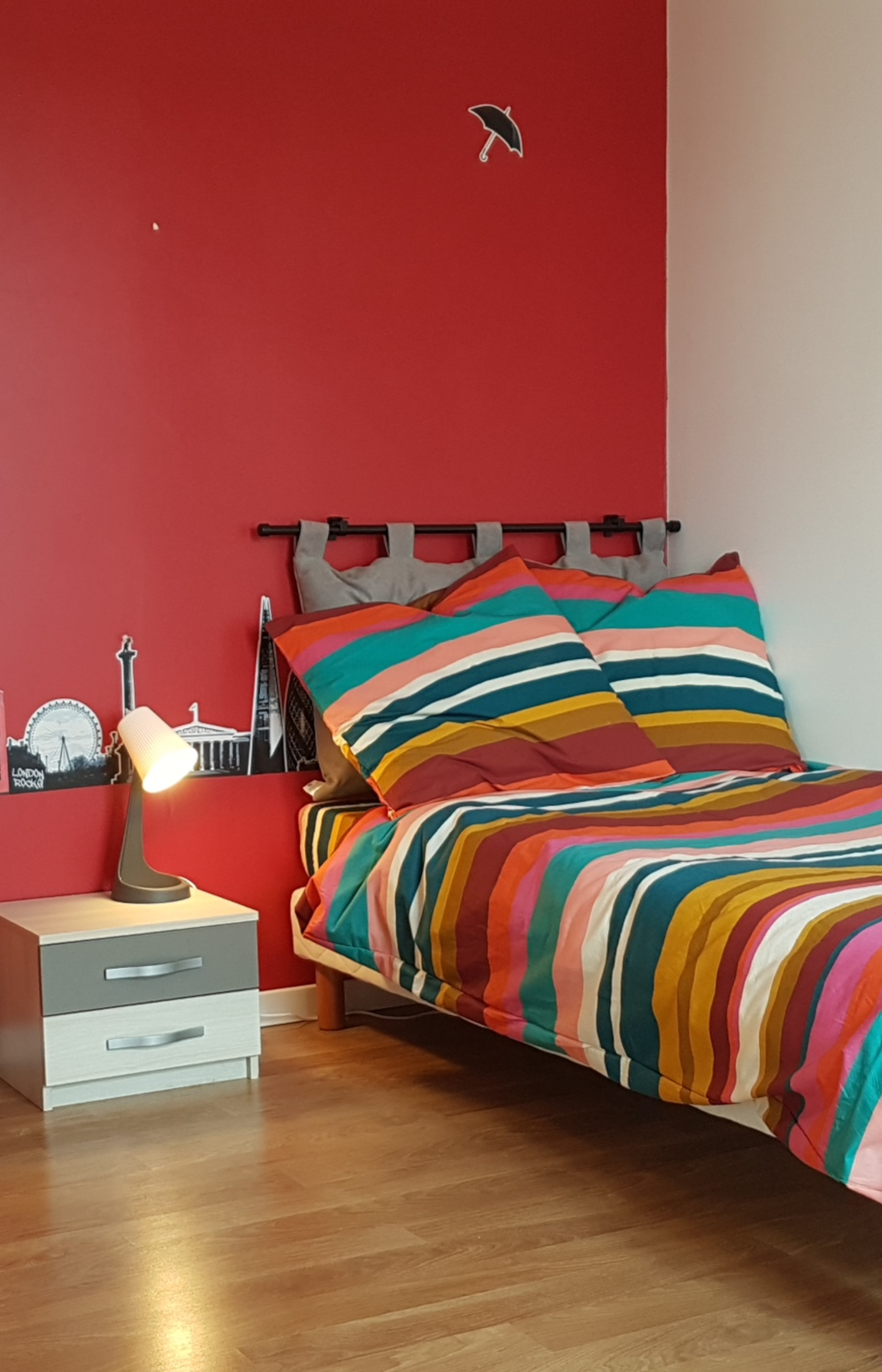 Chambre Rouge du gîte, vue côté gauche